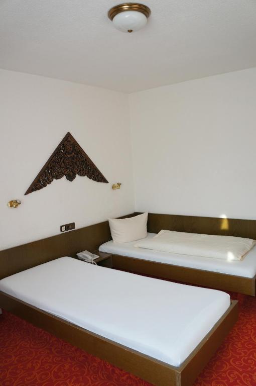 Hotel Pfauen Umkirch Ruang foto